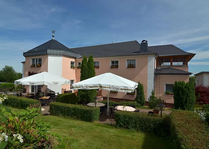 מלון Rabennest 3*